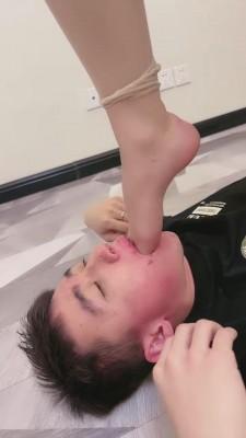 【鑫儿教头】空姐下班高跟肉丝玩狗 bf13199