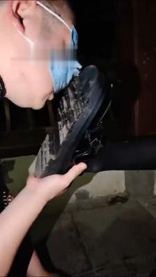 【万灵】户外半夜凉亭遛狗 bf13157