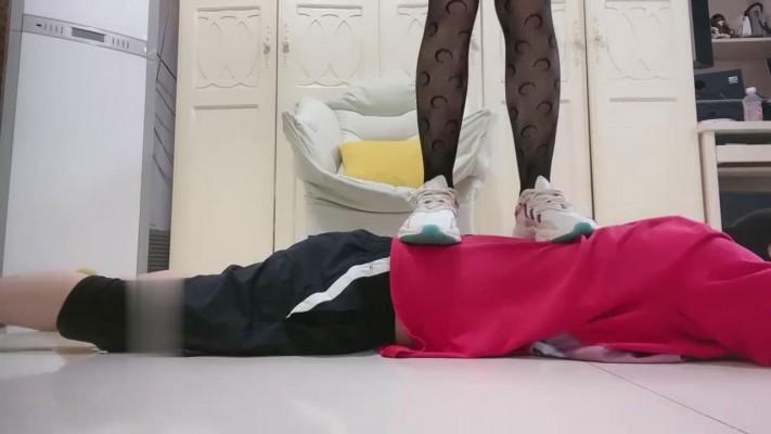 【Linda】超A视角-运动鞋气味挑战 bf13098