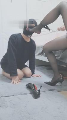 【灵竹】调教废物狗（鞭打/舔jiao） bf13101