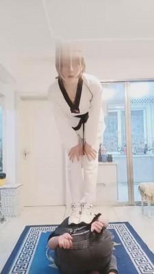 【宝儿】跆拳道少女爆踹提档/耳光/踩踏 bf13002