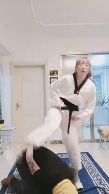 【宝儿】跆拳道少女爆踹提档/耳光/踩踏 bf13002