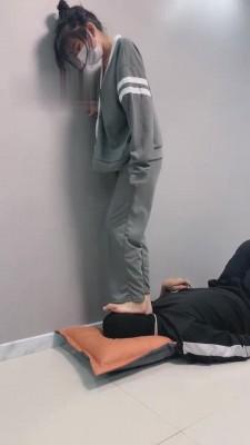 【妮蔻】原味棉袜踩踏羞辱 bf12940