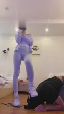 【轩宁】健身女教练袜子塞嘴重度踢踹 bf12954