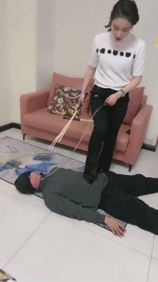 【鑫儿教头】重度刑虐像圈养奴撒气 bf12762