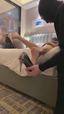 【漫漫】双S-小白鞋/高跟虐待同事 bf12755