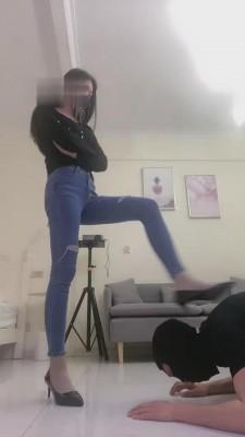 【轩宁】大长腿御姐胯下贱狗 bf12710