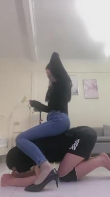 【轩宁】大长腿御姐胯下贱狗 bf12710