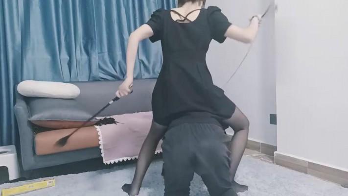 【美美子】黑丝御姐家中遛狗 bf12696