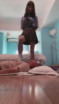 【桃妖】深喉踩踏虐到吐 bf12688