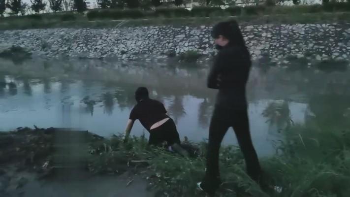 【药神】雨天户外遛狗 bf12697