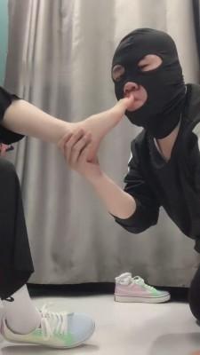 【精神小妹】学生素人电竞房虐哥哥 bf12716