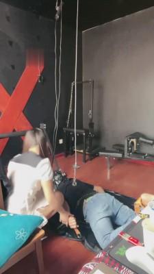 【萝莉刑】刑房各种吊绑调教狗奴 bf12610