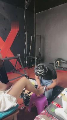 【萝莉刑】刑房各种吊绑调教狗奴 bf12610