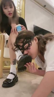 【路子】可爱女奴舔皮鞋白袜 bf12662