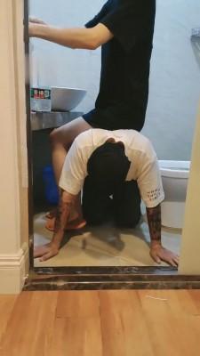 【暴力美学】圈养m伺候起居 bf12605