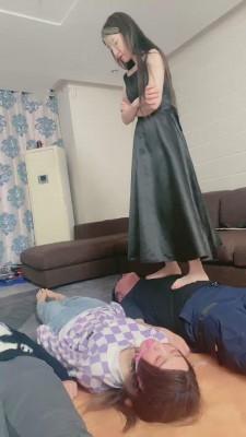 【领主老大】素人女奴体验做S群调 bf12570