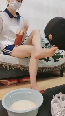 【暴力美学】学生S小白鞋船袜气味羞辱 bf12517