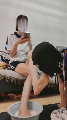 【暴力美学】学生S小白鞋船袜气味羞辱 bf12517