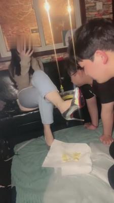 【芸熙】舔脏鞋闻臭袜脚底喂食专场 bf12499