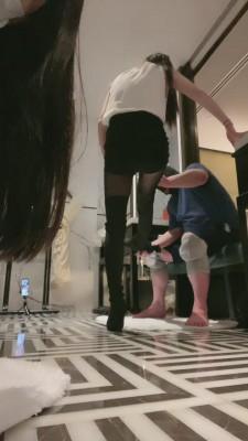 【漫漫】KTV双S当众逗狗转胯【双视角版】 bf12420