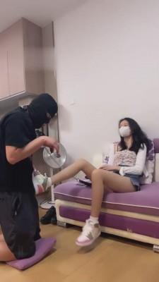 【万一】情侣主-运动鞋白袜羞辱绿帽你 bf12425