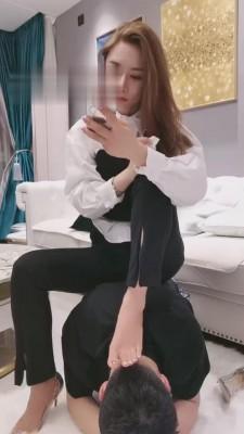 【沈阳妮可】把脚垫当马骑 bf12427