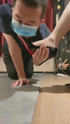 【希蓝】开发素人成功命令舔脚 bf12457