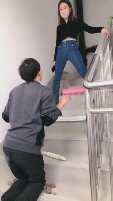 【红杉】楼梯间让狗舔脏鞋 bf12383