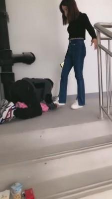 【红杉】楼梯间让狗舔脏鞋 bf12383