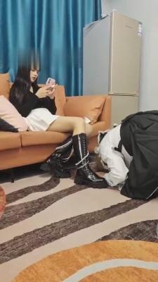 【万灵】仆人伺候富家女被虐惨 bf12416