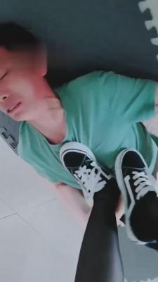 【魅影女神】舔脏鞋底/黑丝臭脚 bf12386