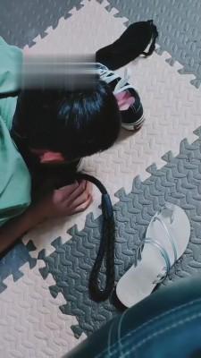 【魅影女神】舔脏鞋底/黑丝臭脚 bf12386