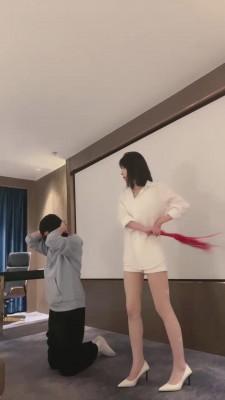 【简一】车模肉丝的脚下狗奴 bf12417