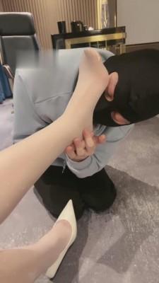 【简一】车模肉丝的脚下狗奴 bf12417