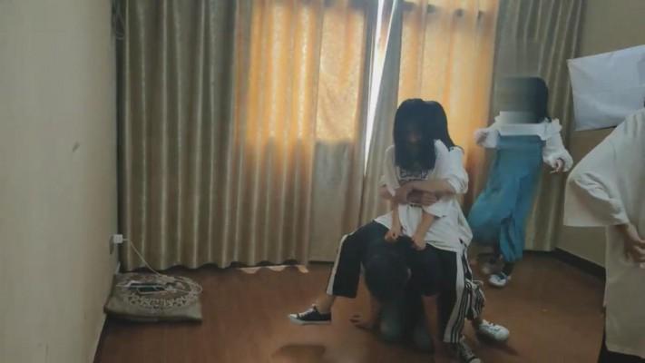 【最抗揍M】精神小妹学生主群殴【中】 bf12378