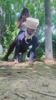 【桃子老师】野外抓住跟踪狂 bf12308