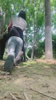 【桃子老师】野外抓住跟踪狂 bf12308