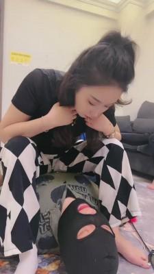 【鑫儿教头】带素人妹妹入圈暴虐贱狗 bf12296