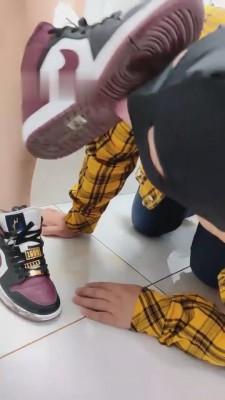 【00后软软】AJ脏鞋白棉袜足喂食 bf555