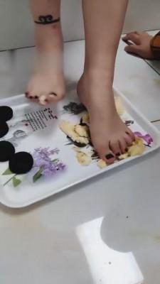 【00后软软】AJ脏鞋白棉袜足喂食 bf555