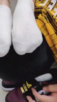 【00后软软】AJ脏鞋白棉袜足喂食 bf555