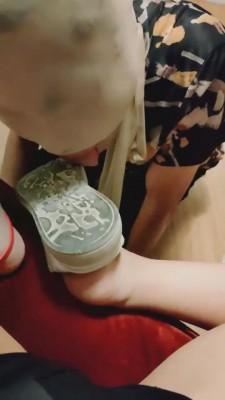 【合肥馨雅】素人小姐姐脏小白鞋羞辱【完整版】 bf534