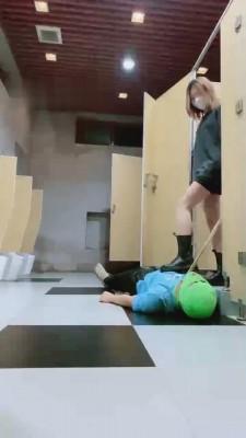 【美离子】超刺激-户外公共厕所公开处刑 bf541