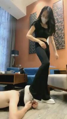 【弯弯小阿姨】超脏小白鞋底棉袜让狗舔 G-210830-6