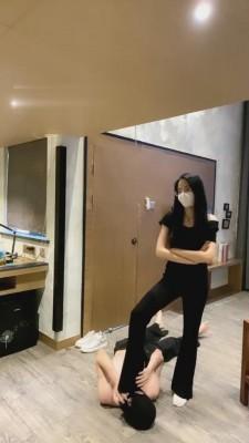 【弯弯小阿姨】超脏小白鞋底棉袜让狗舔 G-210830-6