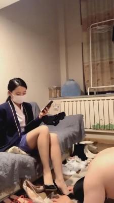 【晨晨】摄影师踢裆踩踏喂食 G-210830-17