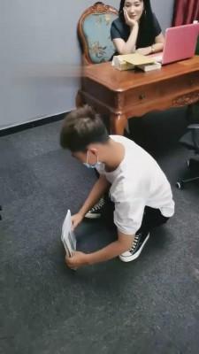 【傲雪】剧情-办公室引诱下属-闻脚/耳光/口水 bf589