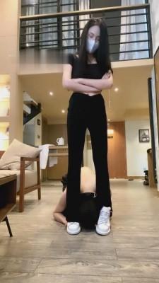 【弯弯小阿姨】捆绑强制小白鞋踢裆 G-210830-7