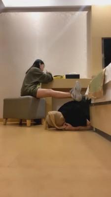 【西文】脚下卑微狗伺候吃饭 G-210819-22